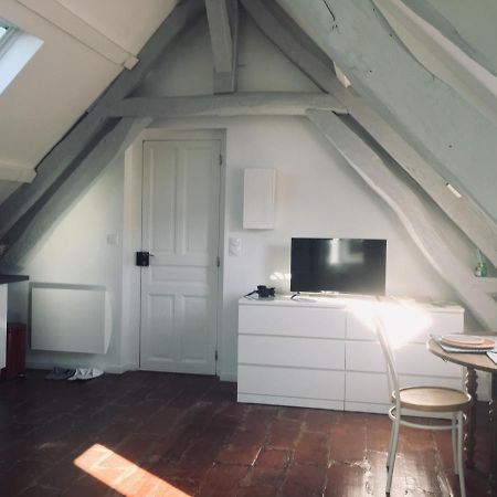 TONNERRE grand studio de charme au coeur de la ville Extérieur photo