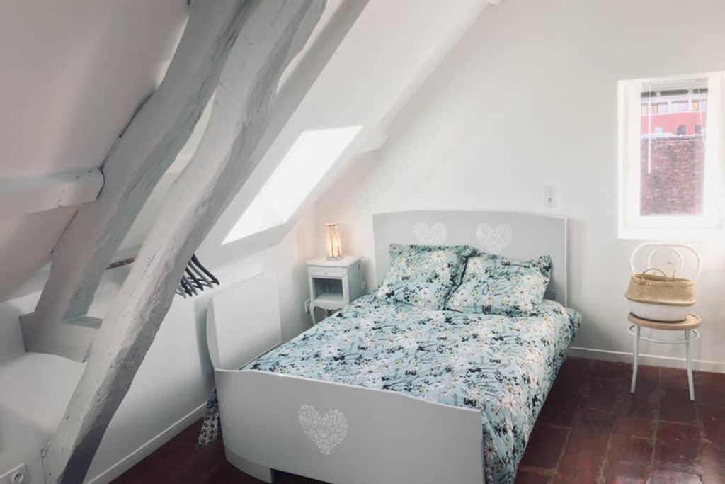 TONNERRE grand studio de charme au coeur de la ville Extérieur photo