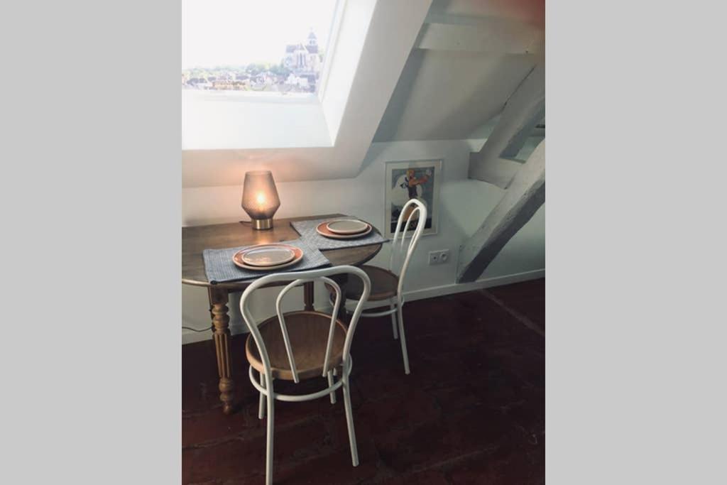 TONNERRE grand studio de charme au coeur de la ville Extérieur photo